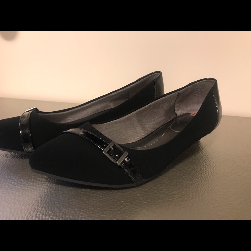 Black Flats, 1-2 inch heel❤️